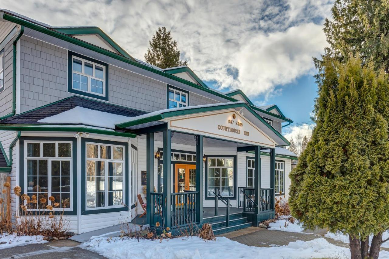 Courthouse Inn Revelstoke Exterior photo