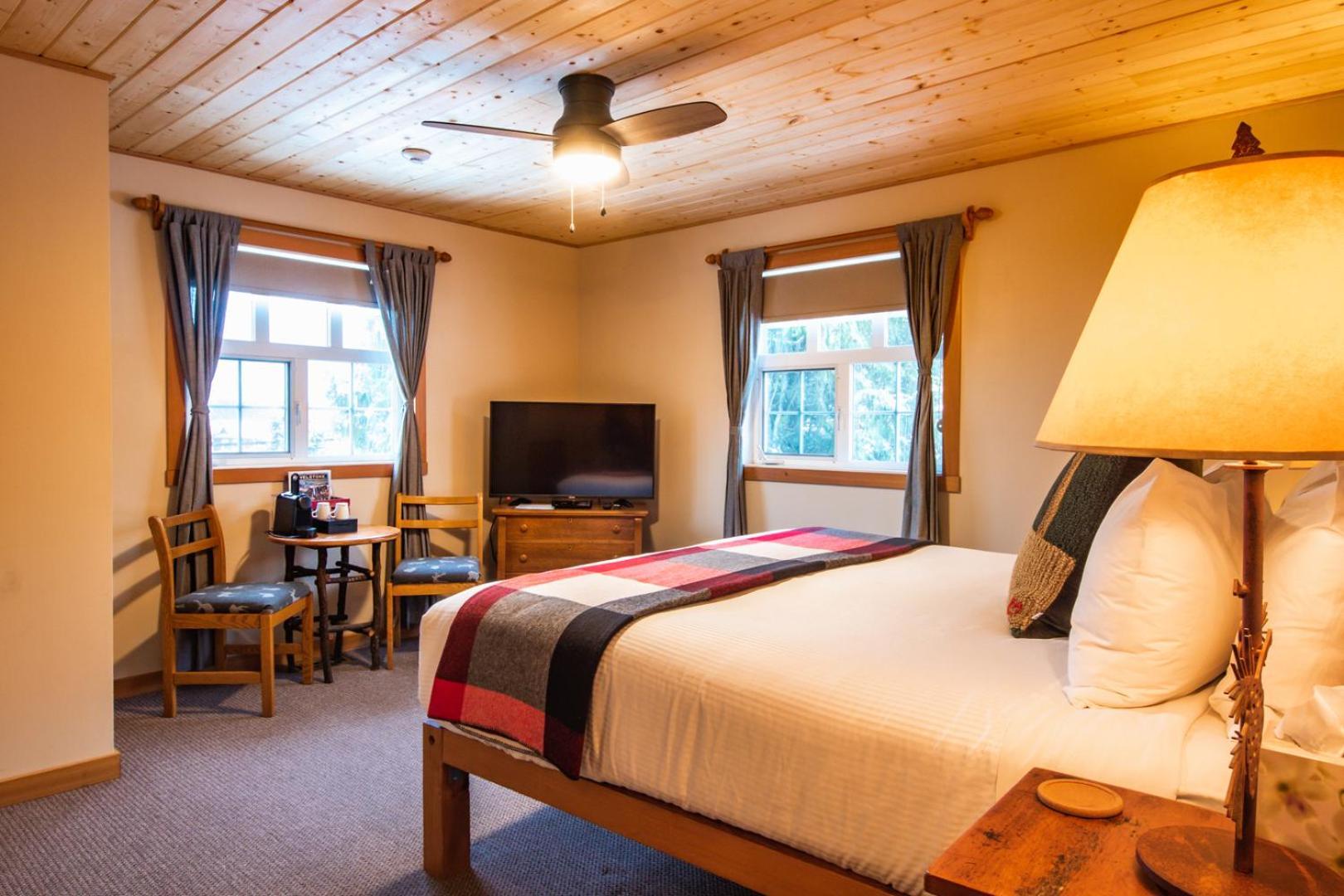 Courthouse Inn Revelstoke Exterior photo